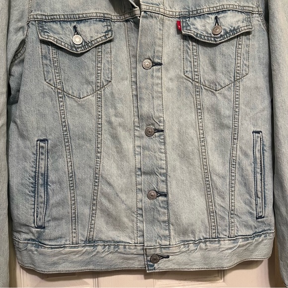 Levi’s Trucker Jacket Light Wash Women’s EUC Suze Medium - Picture 4 of 6